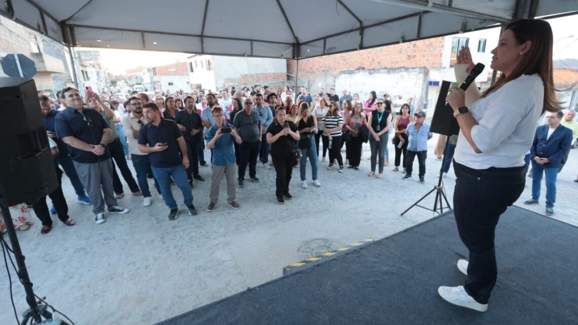 Prefeitura de Caruaru entrega 15 vias que foram calçadas no bairro Cidade Alta