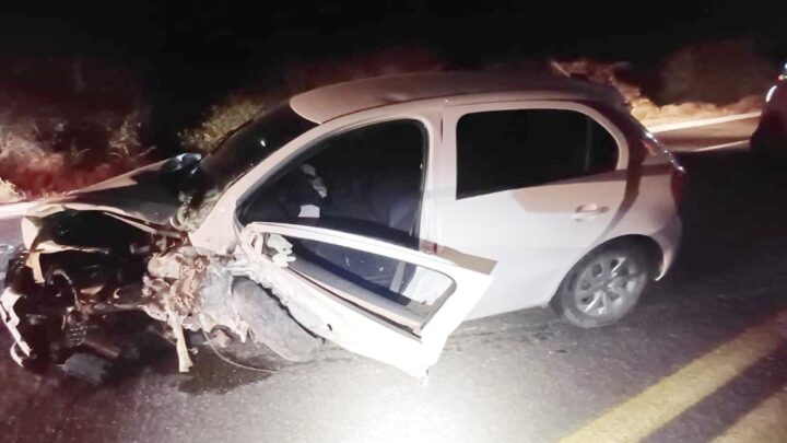 Sete feridos, após colisão frontal entre dois carros na BR 232