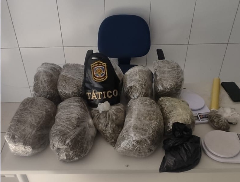 Homem é preso com 9 kg de maconha  em Caruaru