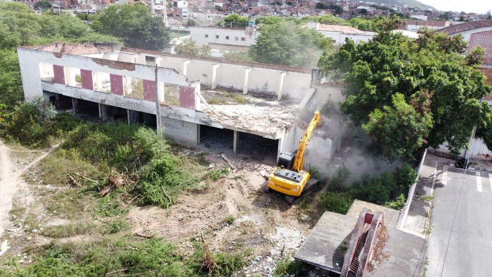 Vereadores farão fiscalização no antigo Comércio Futebol Clube em Caruaru nesta terça