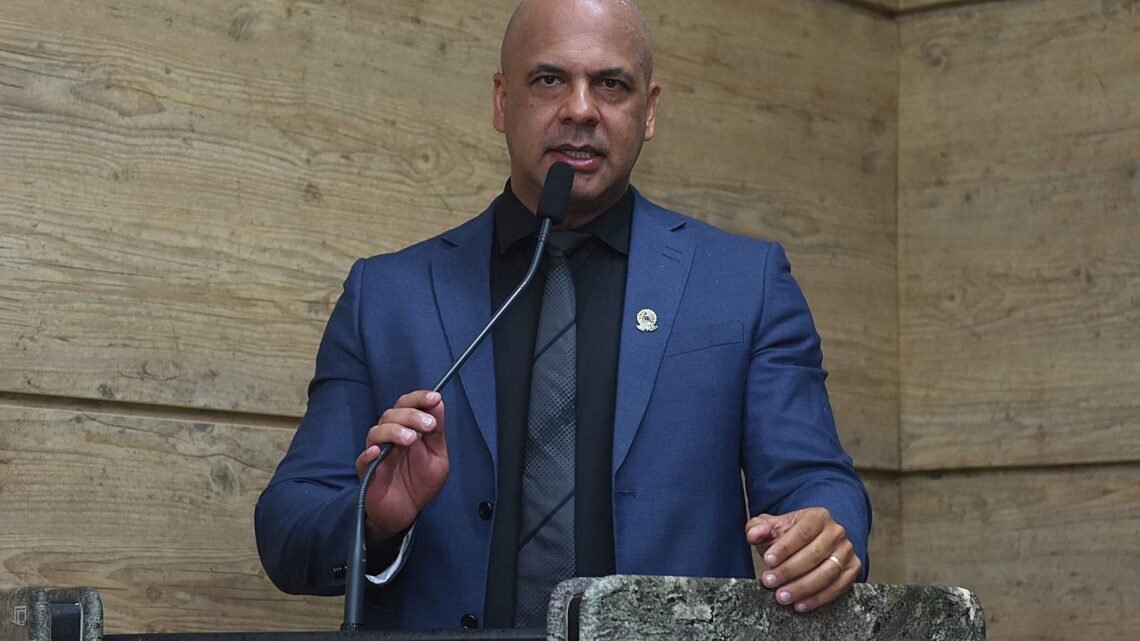 Anderson Correia cobra novamente cumprimento de abastecimento de água da Compesa em Caruaru