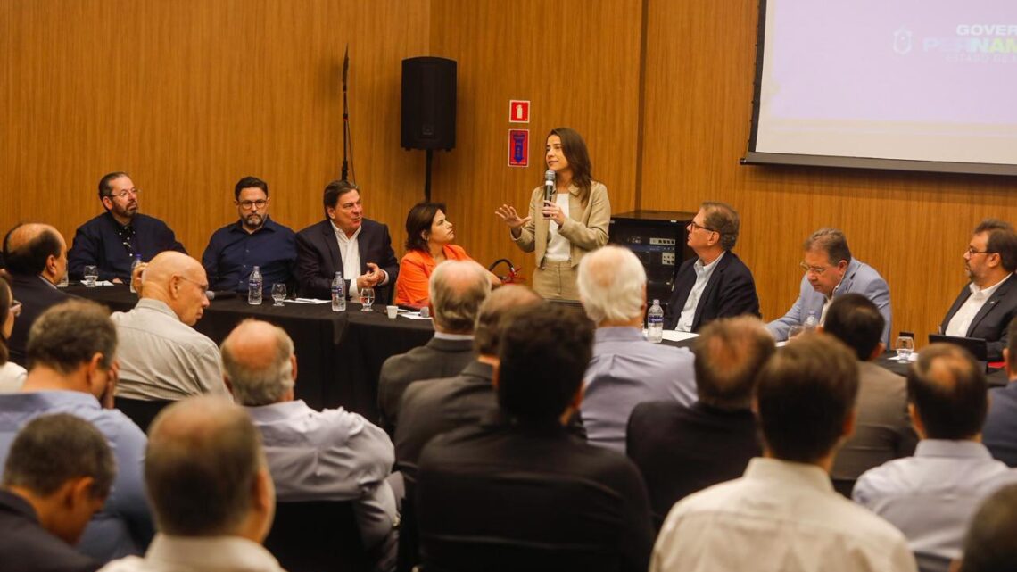 Liderando o diálogo com o setor produtivo, a governadora Raquel Lyra destacou os avanços da gestão durante reunião do Movimento Atitude Pernambuco