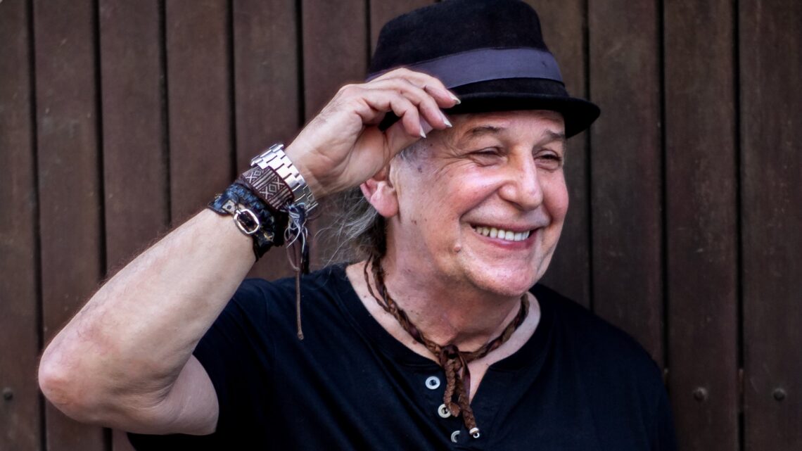 Tião Cavalcanti celebra 50 anos de Canções com show em Caruaru