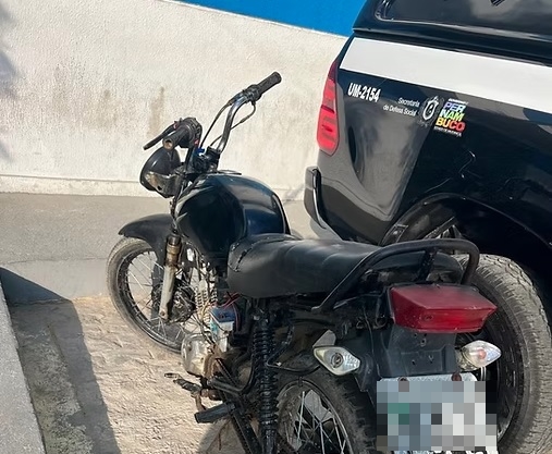 Homem é preso em Caruaru com moto roubada há quatro anos