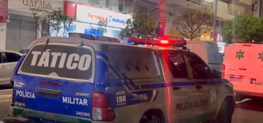 Suspeito de tráfico de drogas morre durante troca de tiros com a polícia