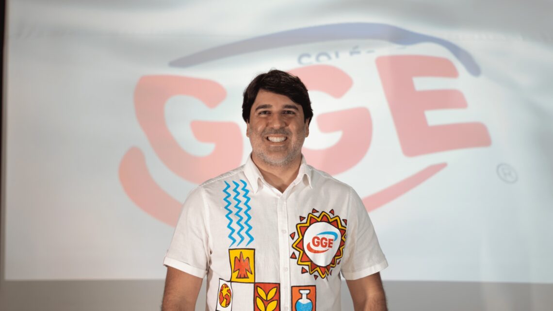 João Suassuna apresenta aula-espetáculo no Festival Mestre J. Borges