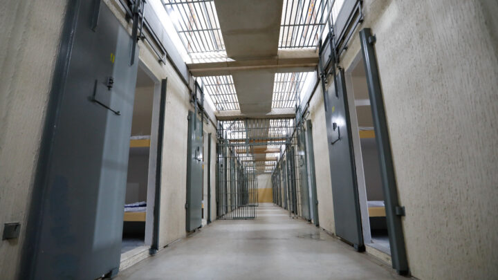 Governo de Pernambuco nomeia 300 policiais penais para integrar a segurança penitenciária