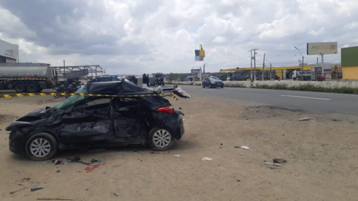 Um morto e três feridos após colisão na BR 232