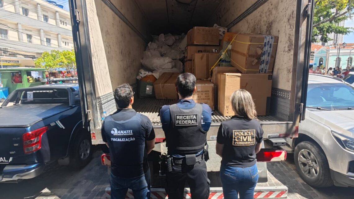 Receita Federal apreende cerca de R$ 4 milhões em eletrônicos falsificados