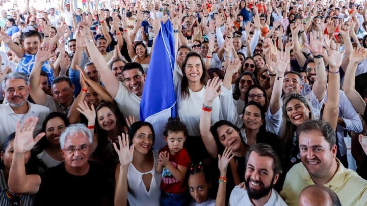 Em Caruaru, governadora Raquel Lyra entrega chaves da casa própria a 500 famílias no Condomínio Recanto das Cerejeiras
