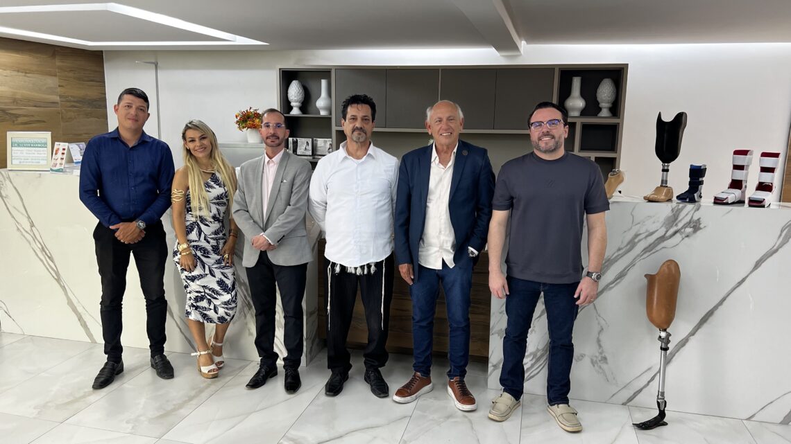 1ª diretoria da AANE – Associação de Apoio à Pessoas com Necessidades Especiais, toma posse