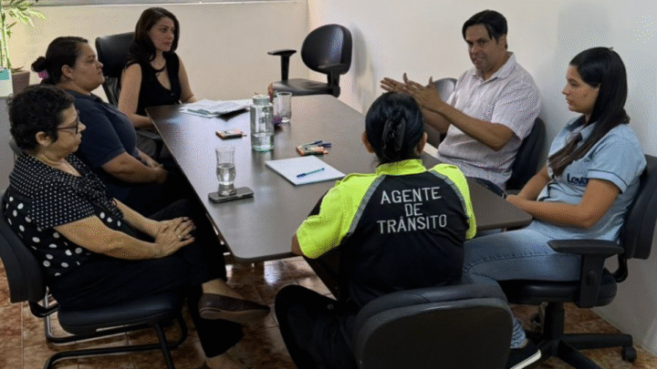 Equipe do Leva Caruaru participa de treinamento voltado à comunicação e acolhimento