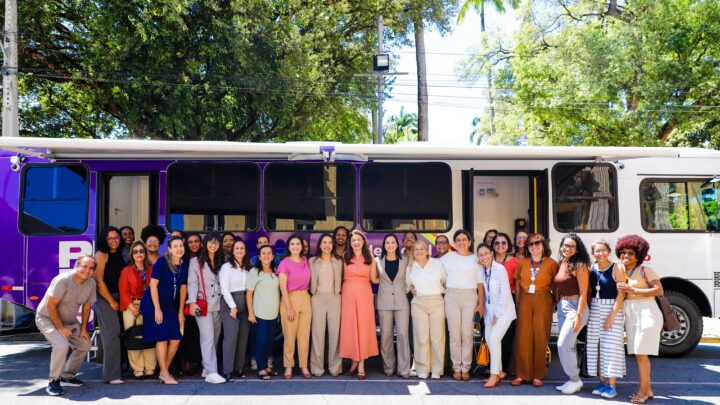 Governadora Raquel Lyra entrega primeira Unidade Móvel de Atendimento às Mulheres em Situação de Violência