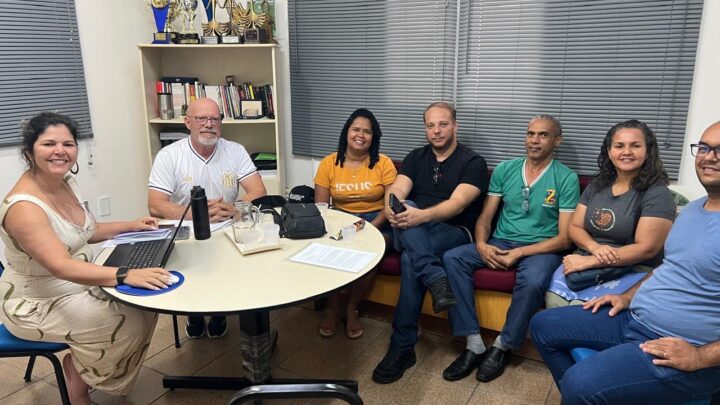 SISMUC se reúne com profissionais de apoio escolar e auxiliares para discutir nova Lei Federal