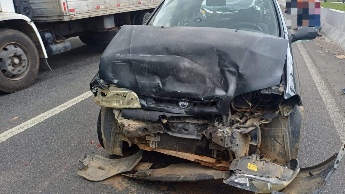 Adolescente ferida, após engavetamento envolvendo cinco veículos na BR 232