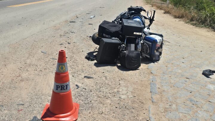 Mulher morre e esposo fica ferido após colisão na BR-232