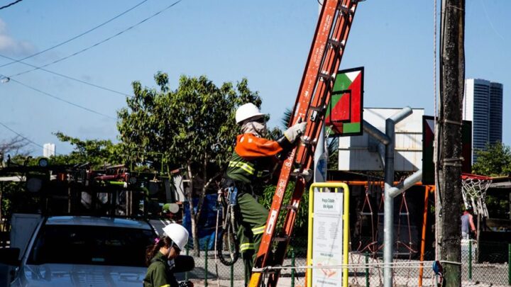 Neoenergia Pernambuco investe R$ 800 mil em melhorias na rede elétrica de Santa Cruz do Capibaribe e região