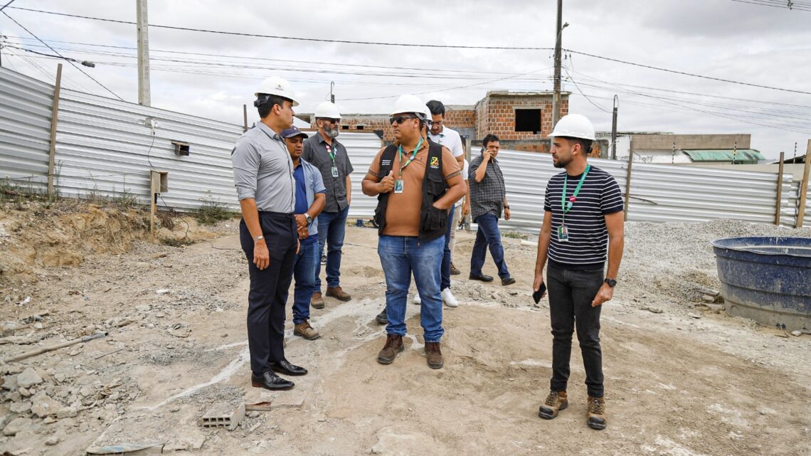 Prefeito Rodrigo Pinheiro visita obras de UBSs em execução nos bairros Cidade Alta e São José