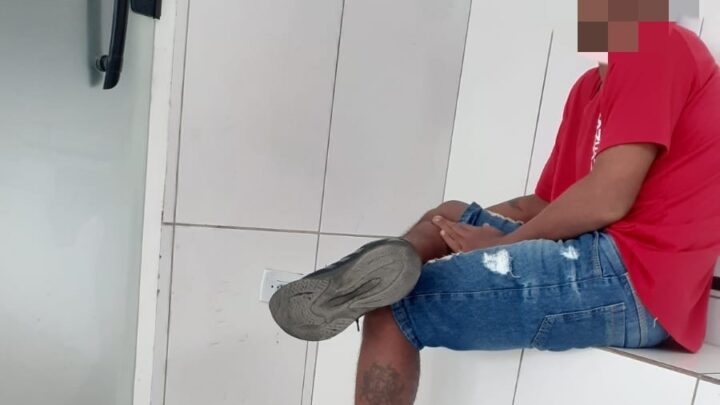 Homem é preso após desacatar e ameaçar agentes da Guarda Municipal em praça de Caruaru