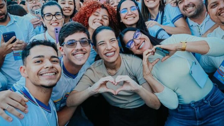 Juntos Pela Educação: Governo de Pernambuco inicia pagamento do Pix Tênis para alunos da rede estadual