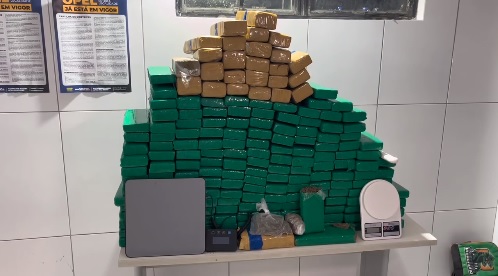 Polícia Militar apreende mais de 130 quilos de maconha em Caruaru