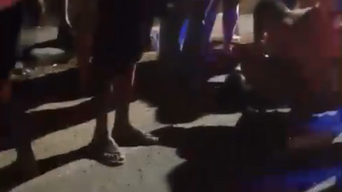 Jovem grávida morre após companheiro perder controle de moto e cair na pista