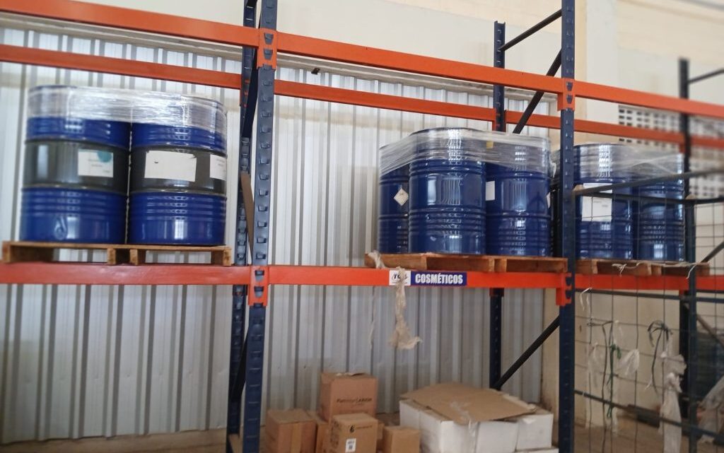 Apreendida grande quantidade de produto usado para fazer lança-perfume