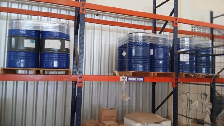 Apreendida grande quantidade de produto usado para fazer lança-perfume