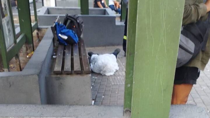 Homem morre em ponto de ônibus em Caruaru