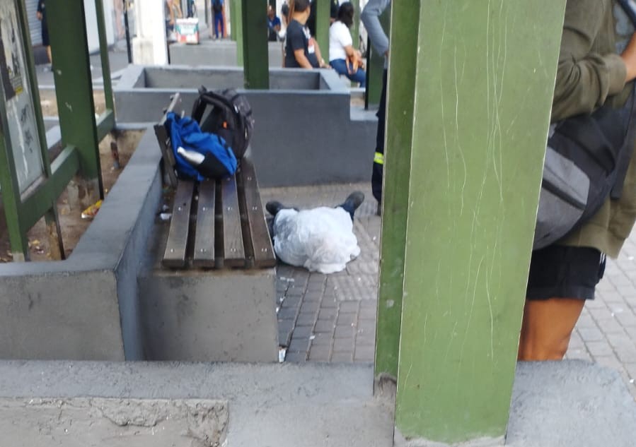 Homem morre em ponto de ônibus em Caruaru