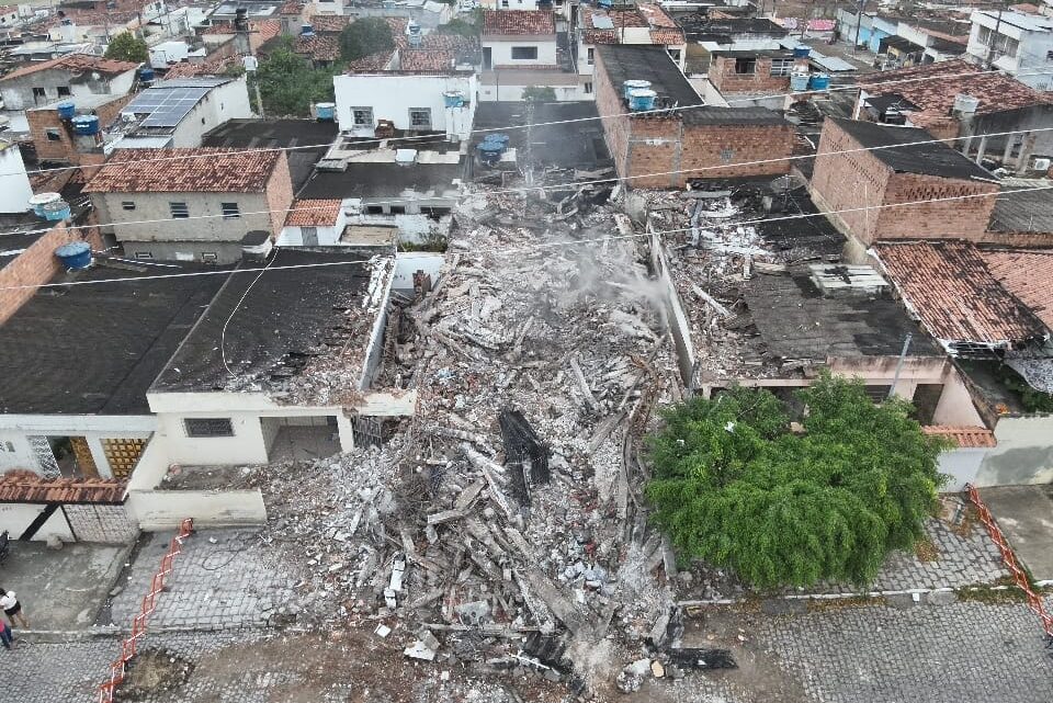 Defesa Civil emite nota sobre imóveis atingidos por incêndio