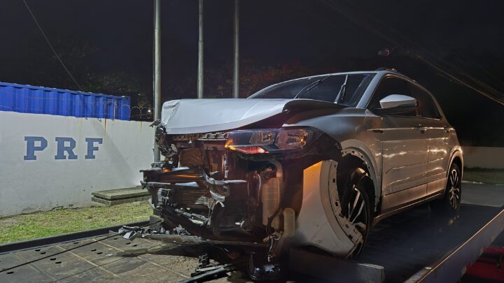 Procurado por homicídio é detido após colidir em  moto e dois carros durante tentativa de fuga