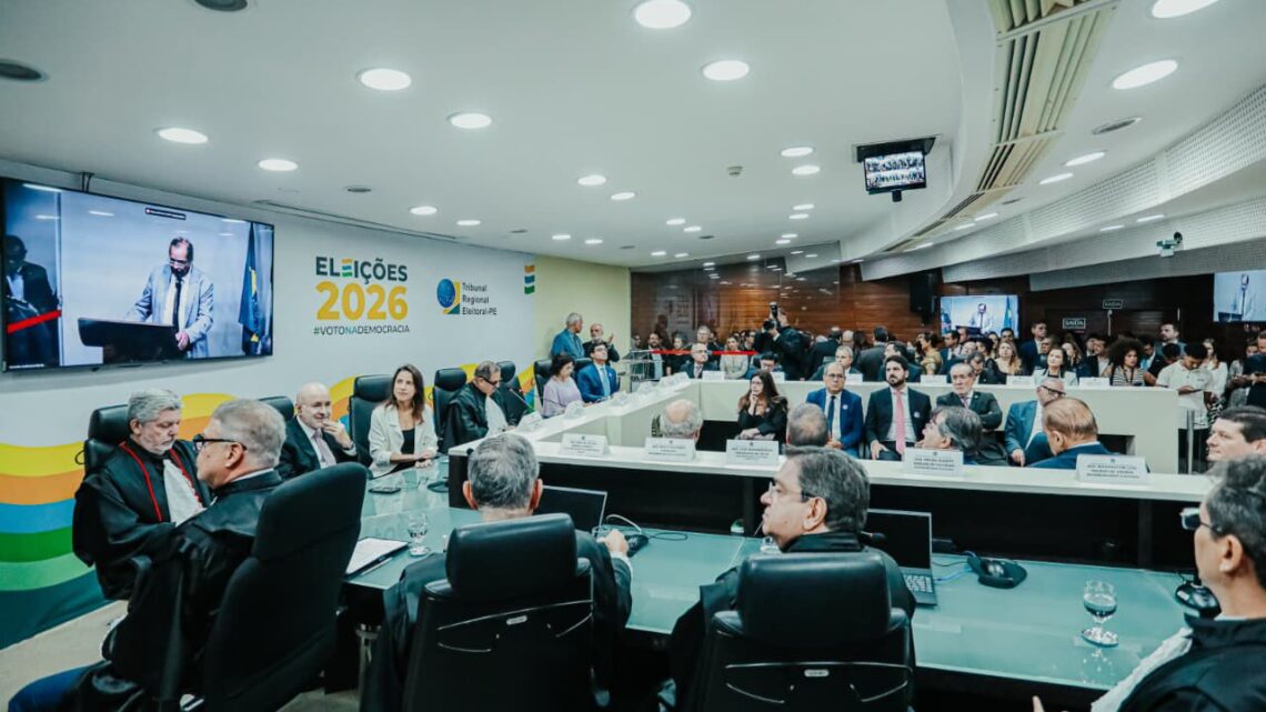 Governadora Raquel Lyra prestigia posse do desembargador Erik Simões como vice-presidente e corregedor do TRE-PE