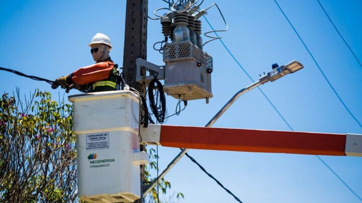 Neoenergia Pernambuco realiza modernização da rede em Caruaru