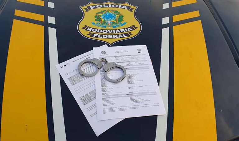 PRF detém foragido por homicídio na BR-408