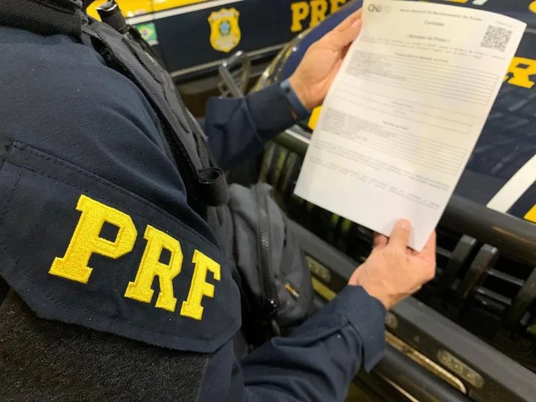 Suspeito de aplicar golpes na venda de imóveis em Pernambuco e na Paraíba é detido