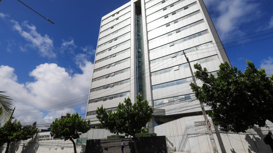 Pernambuco abre seleção para contratação temporária de 831 profissionais na área de saúde