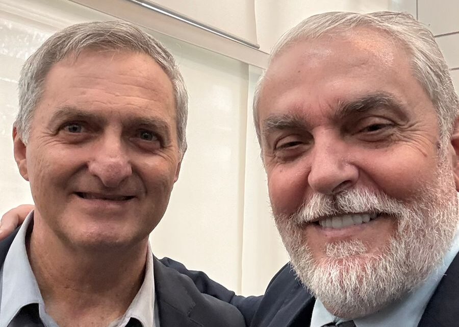 Em Säo Paulo, Silvio Nascimento tem encontro com o irmão de Bolsonaro