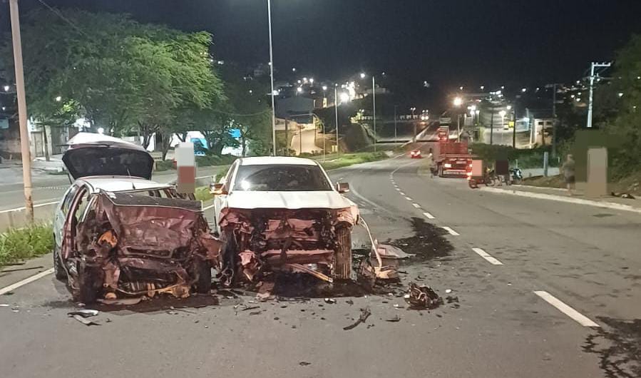 Casal morre, após colisão frontal na BR 232