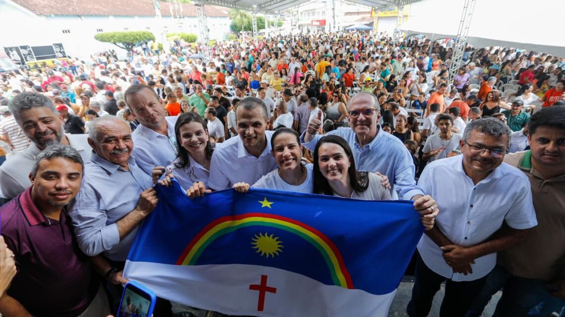 Em Bom Jardim, governadora Raquel Lyra anuncia investimento de R$ 8 milhões para a pavimentação de vias e prestigia entrega da reforma de hospital