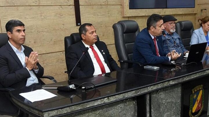 Valorização dos profissionais da educação em pauta: Audiência Pública cobra cumprimento do piso salarial e critica ausência da Prefeitura