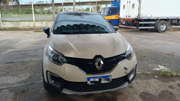 PRF recupera veículo roubado e detém motorista após acompanhamento