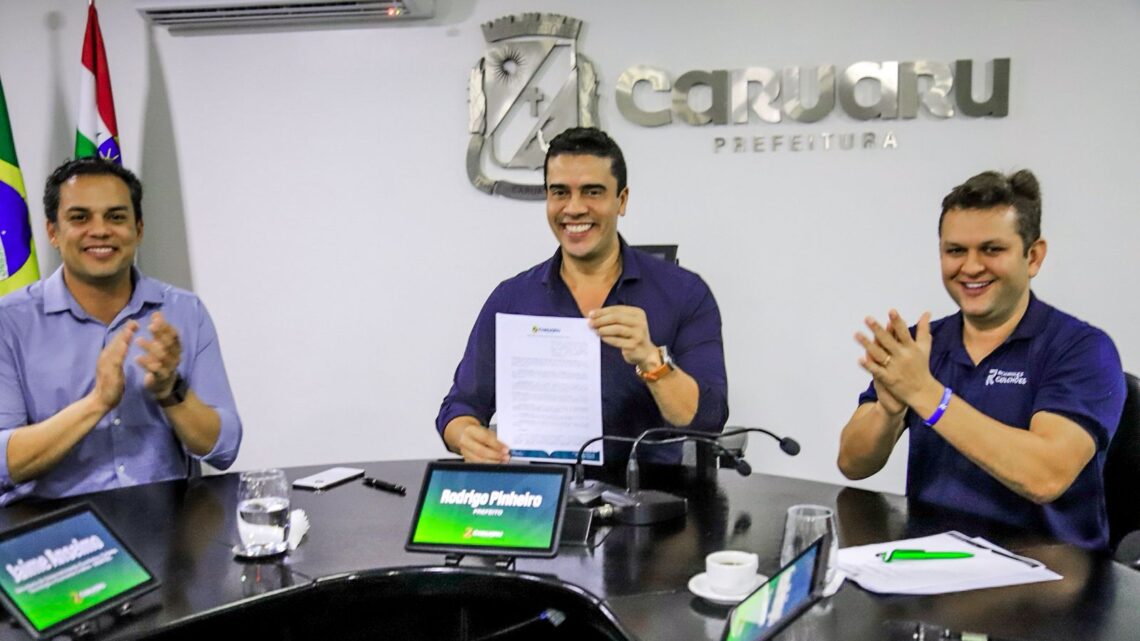 Prefeito Rodrigo Pinheiro efetiva doação de terreno para empresa que tem previsão de investimentos de R$ 30 milhões