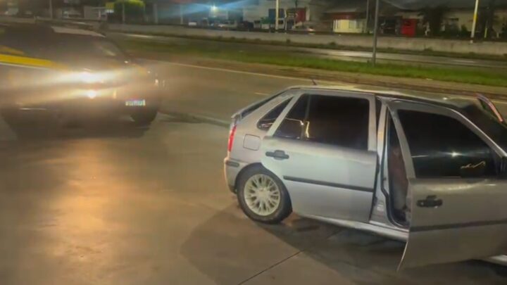 PRF flagra 18 bodes amontoadas dentro de carro em Caruaru e 07 morreram por falta de ventilação