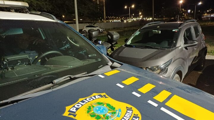 Carro roubado em Olinda é recuperado horas depois pela PRF em Caruaru