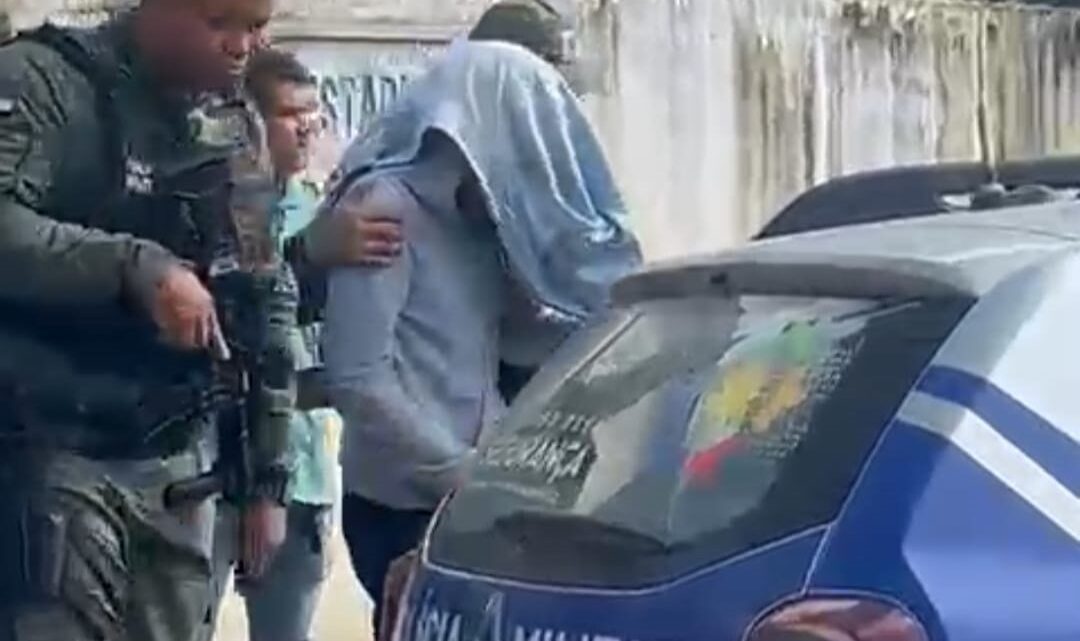 Adolescente é apreendido em flagrante após ataque com faca dentro de escola