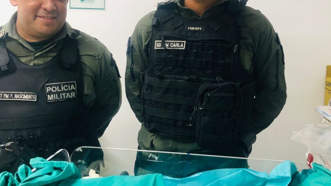 Policiais auxiliam parto dentro de carro e salvam mãe e bebê