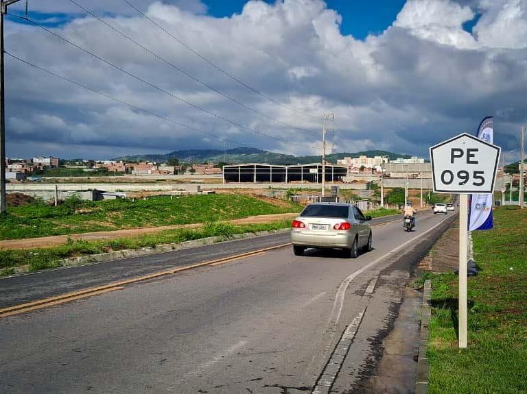 Governadora Raquel Lyra autoriza publicação de edital para duplicação da PE-095, em Caruaru
