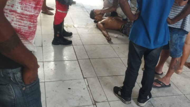 Usuário de drogas é assassinado com facada no pescoço após discussão, no Parque 18 de Maio, em Caruaru