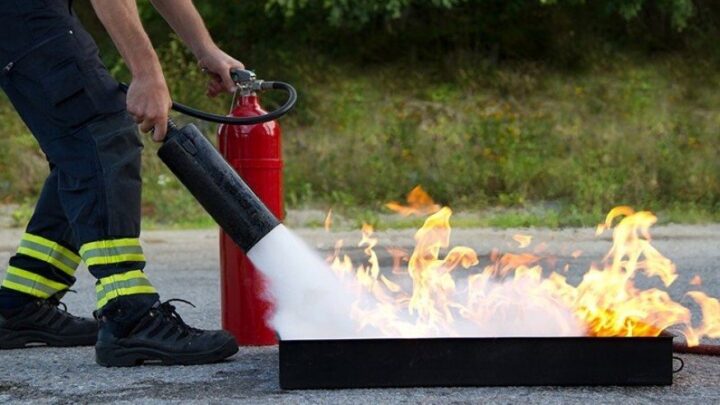 Treinamento gratuito de combate a incêndios é realizado em Caruaru; Capacitação tem vagas limitadas